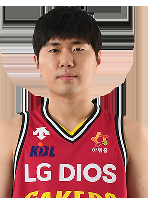 https://img.wuj1n9.cn/img/basketball/player/1e3afd0054e5b3fe7807465b8194b505.png