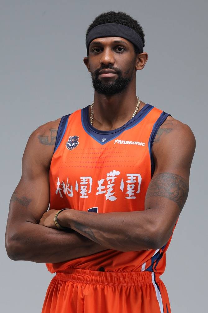 https://img.wuj1n9.cn/img/basketball/player/f04a00627d11a4ab90d61a2e8950d861.jpg